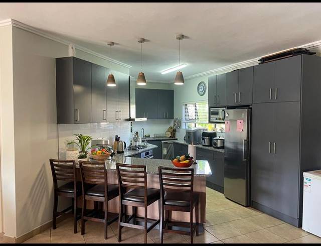 3 BEDROOM APARTMENT FOR SALE IN PALM LAKES ESTATE